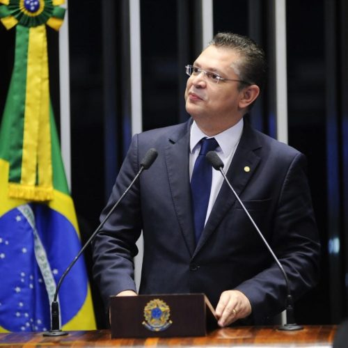 Sóstenes Cavalcante critica cantor de funk ligado a Lula após polêmica com menor em apresentação