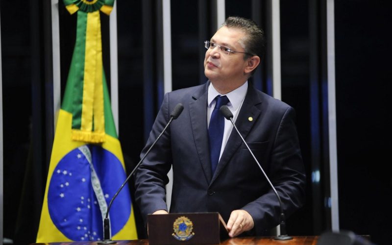 Sóstenes Cavalcante critica cantor de funk ligado a Lula após polêmica com menor em apresentação