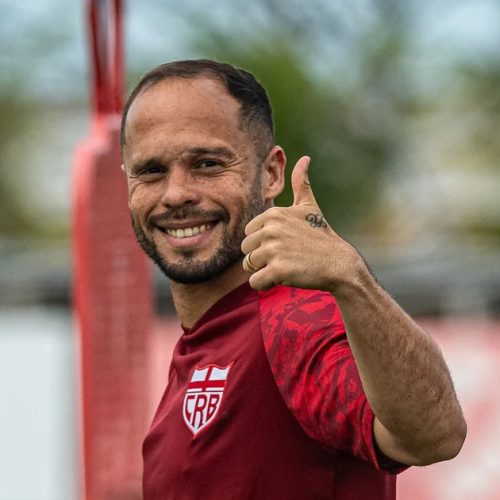 Douglas Baggio ganha espaço no CRB e deve substituir Dadá contra o Cuiabá