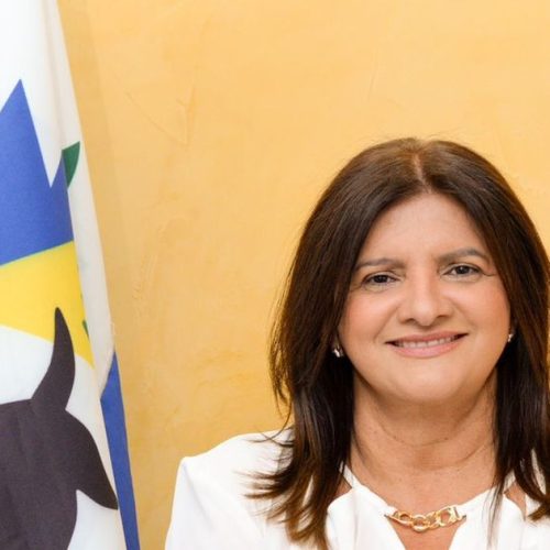 Em programa de rádio, vereador de oposição elogia prefeita Ziane Costa
