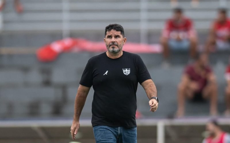 Após goleada para o Londrina, CRB anuncia demissão de Eduardo Barroca