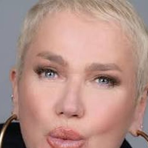 Xuxa surpreende fãs ao mostrar flexibilidade durante aula de pilates