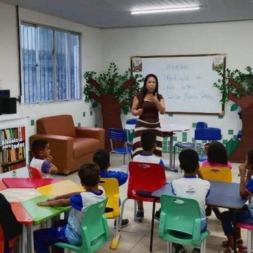 Projeto amplia práticas de leitura em biblioteca de escola municipal