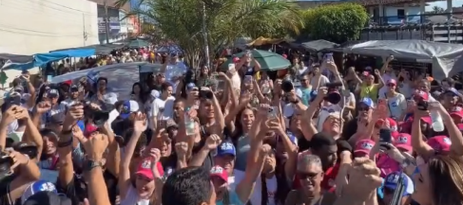 JHC é recebido por multidão em Teotônio Vilela e segue para caminhada na feira livre