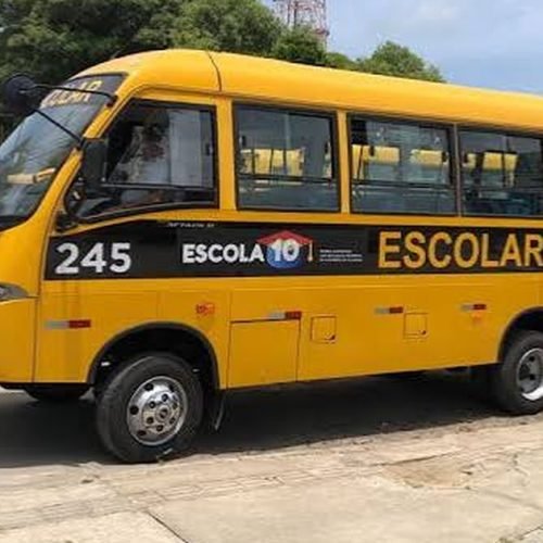 Ônibus escolar fica sem combustível e alunos da EJA precisam voltar para casa a pé em Cajueiro