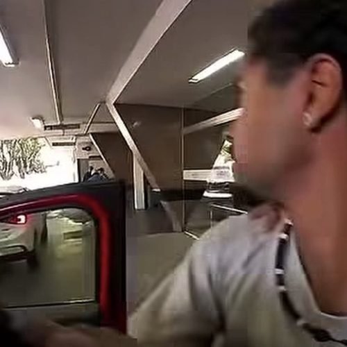 Motociclistas abrem caminho no trânsito para salvar paciente em parada cardíaca
