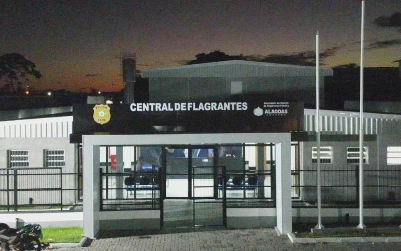 Suspeito de tráfico é preso após tentar fugir da Polícia na Pajuçara