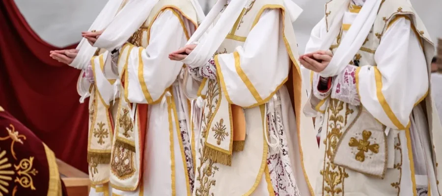 Excomungados pelo Papa: conheça o grupo ultraconservador punido pelo Vaticano