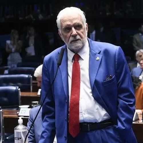 Operação da PF contra Jaques Wagner durou cerca de duas horas e gerou desconforto no senador