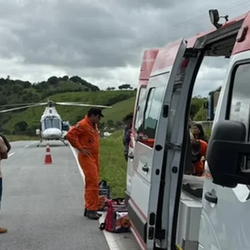 Capotamento deixa duas pessoas feridas e mobiliza resgate aéreo em Joaquim Gomes