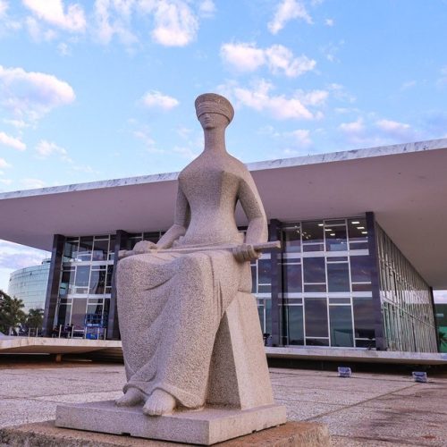 Juízes pedem ao STF prazo maior para aplicar limite a supersalários, mas querem manter benefícios