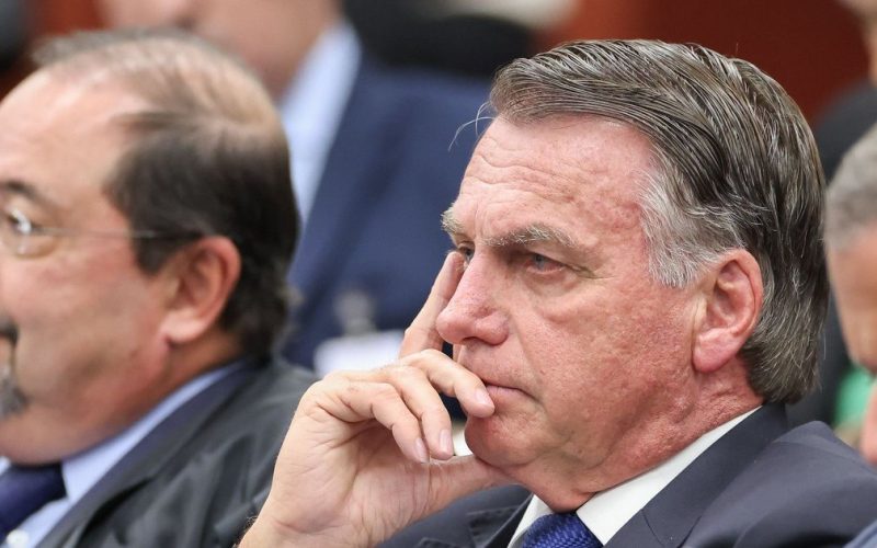 Bolsonaro tem melhora gradual, mas enfrenta dor e fadiga , afirmam médicos