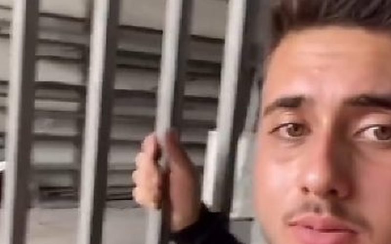 Homem compra portao para melhorar casa da namorada e descobre que ela voltou com ex