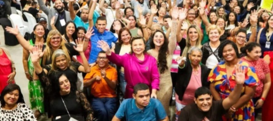 Teca Nelma participa do Baile Estadual da Inclusão e reforça defesa dos direitos das pessoas com deficiência