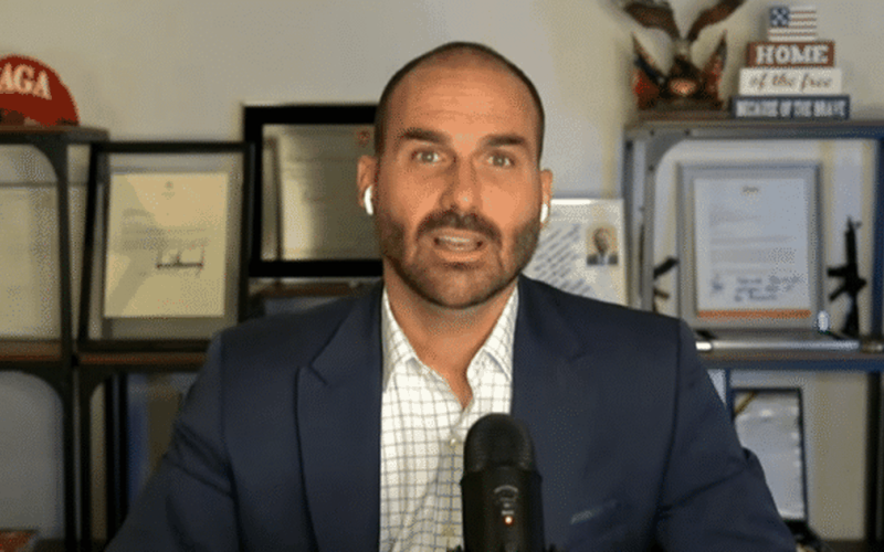 Eduardo Bolsonaro sugere trocar Pix por Zelle, sistema de pagamentos dos Estados Unidos