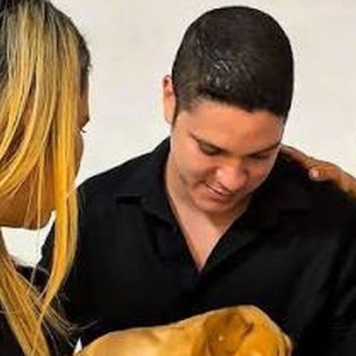 Cachorrinha “protege” tutora grávida durante ensaio e conquista fotógrafa