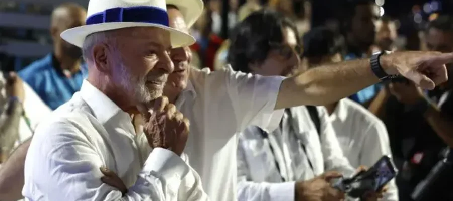 TSE abre processo contra Lula sobre suposto abuso em desfile de carnaval
