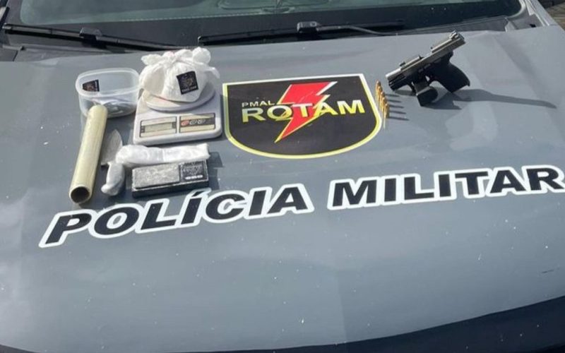 Traficante vulgo “Costela” é preso com cocaína, pistola e balanças dentro de casa no Salvador Lyra