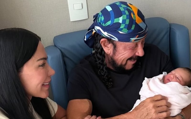 Bell Marques conhece a neta Malu pela primeira vez