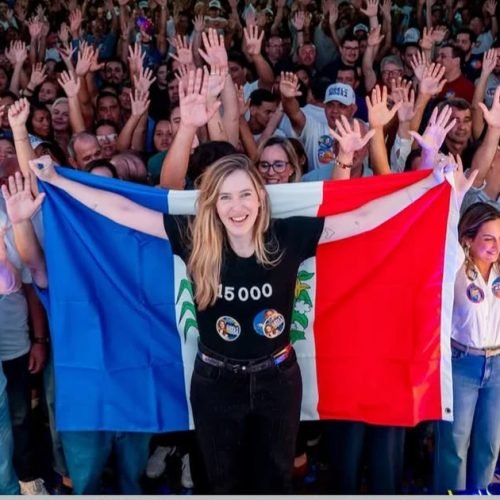 Cibele Moura reúne centenas de apoiadores em inauguração de comitê e reforça compromisso com autistas, mulheres e juventude