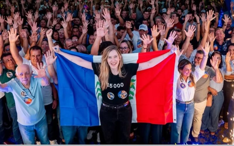 Cibele Moura reúne centenas de apoiadores em inauguração de comitê e reforça compromisso com autistas, mulheres e juventude