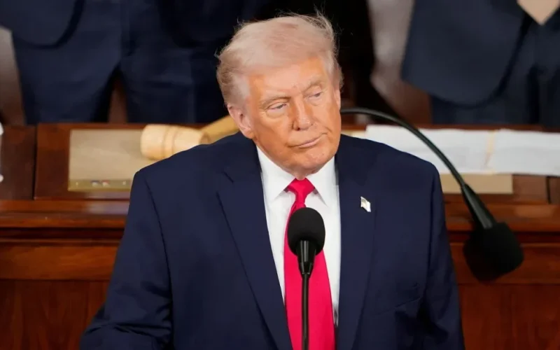 Trump suspende possível ataque ao Irã por duas semanas e negocia acordo