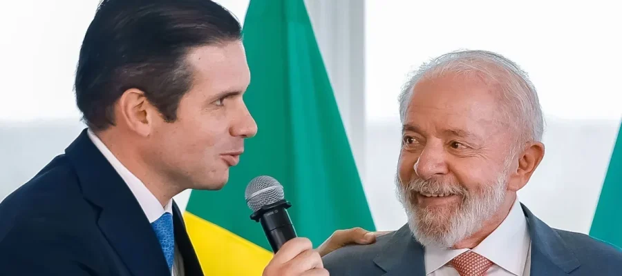Hugo Motta anuncia apoio à reeleição de Lula