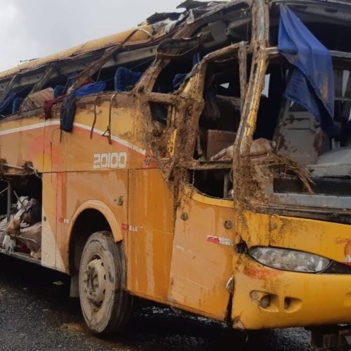 Motorista de ônibus de Alagoas é preso após acidente com cinco mortos em Minas Gerais