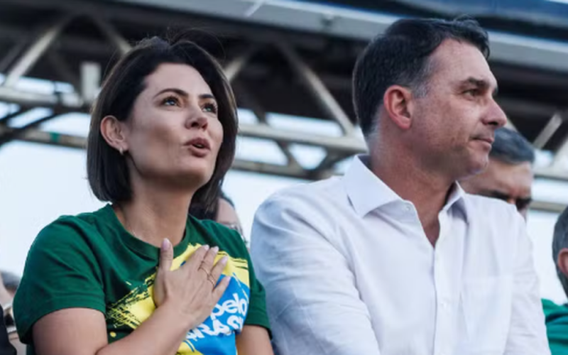Presidente do PL, Valdemar da Costa Neto diz acreditar que Michelle estará no palanque de Flávio Bolsonaro