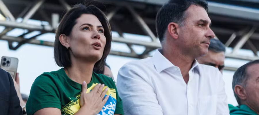 Presidente do PL, Valdemar da Costa Neto diz acreditar que Michelle estará no palanque de Flávio Bolsonaro