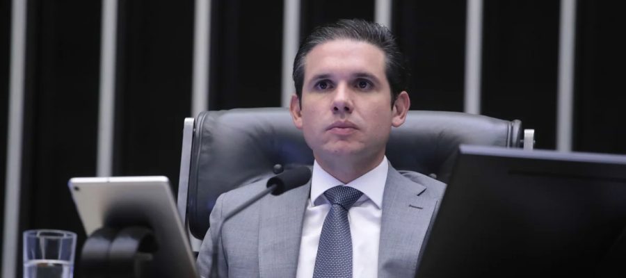 Hugo Motta cria comissão para analisar PEC da maioridade penal
