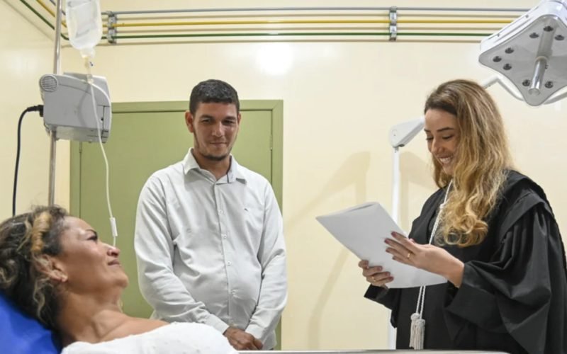 Noiva passa mal antes do casamento e cerimônia é realizada dentro de hospital