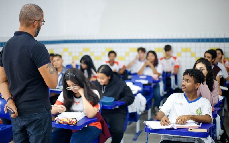 Governo de Alagoas vai enviar R$20 milhões a 66 municípios por metas batidas na educação; Estado tem a maior taxa de analfabetismo do país