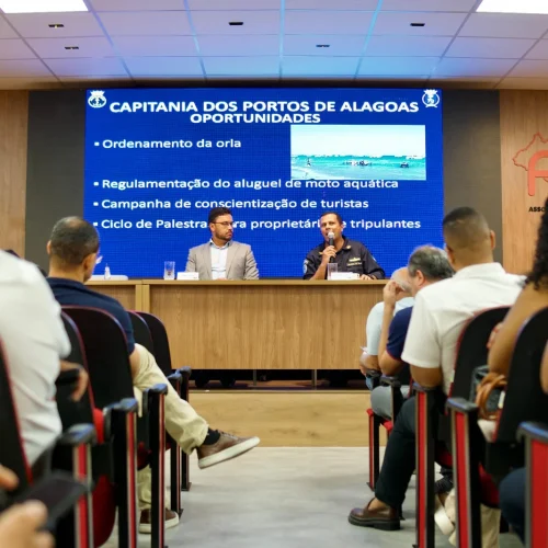 Prefeito Bruno Teixeira conduz reunião na AMA sobre ordenamento das orlas em Alagoas