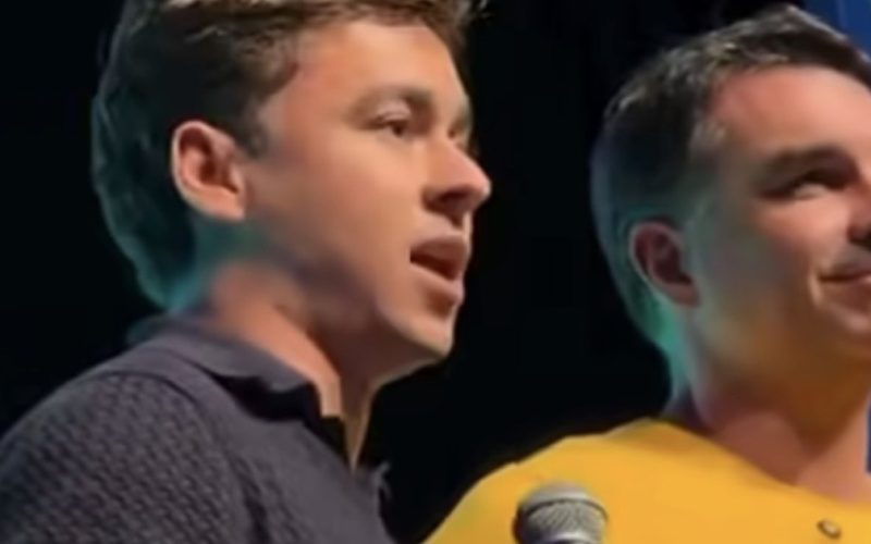 Nikolas exalta Flávio e afirma que ele recebe o legado de quem “resgatou o verde e amarelo”