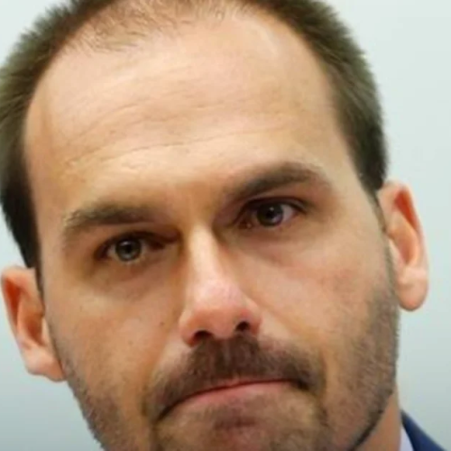 PGR pede condenação de Eduardo Bolsonaro por coação a ministros do STF
