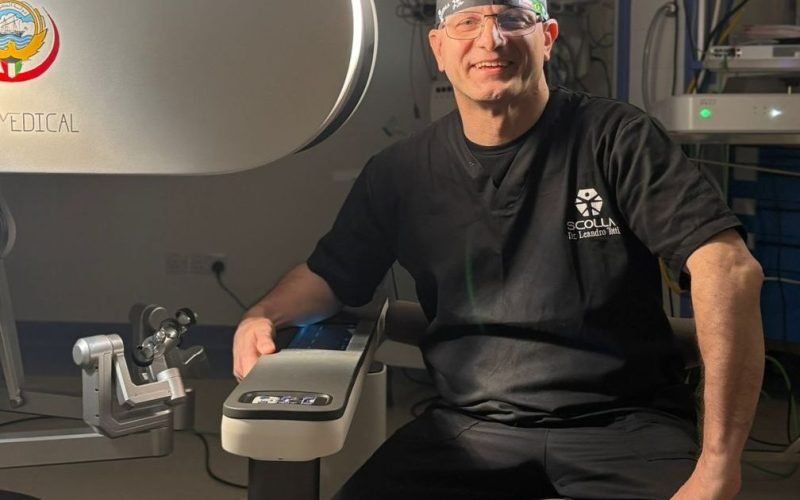 Brasileiro entra para o Guinness ao realizar cirurgia robótica a mais de 12 mil quilômetros de distância