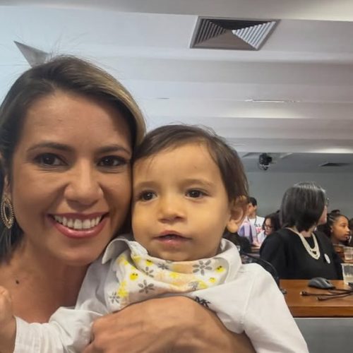 Jornalista Berenice Leite destaca Dia Nacional de Conscientização sobre a Fissura Labiopalatina e compartilha história de superação do filho Bernardo