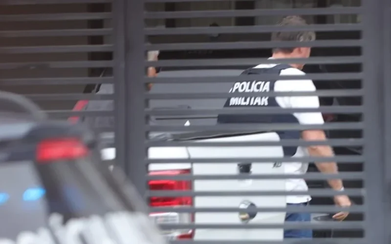 Bolsonaro pede a Moraes autorização para visita de encanador