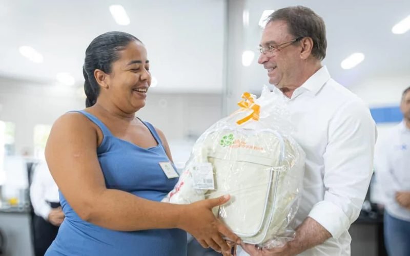 Prefeitura realiza, nesta quarta (15), mais uma entrega de enxovais do programa “Mãe Arapiraquense” de 2026