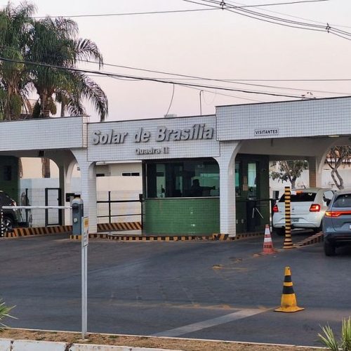 Bolsonaro pede autorização para receber Milei na prisão domiciliar