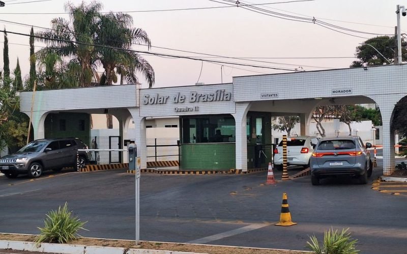 Bolsonaro pede autorização para receber Milei na prisão domiciliar