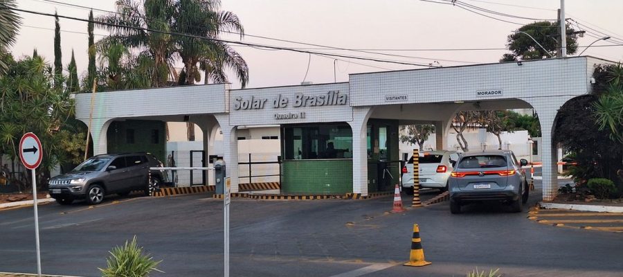 Bolsonaro pede autorização para receber Milei na prisão domiciliar