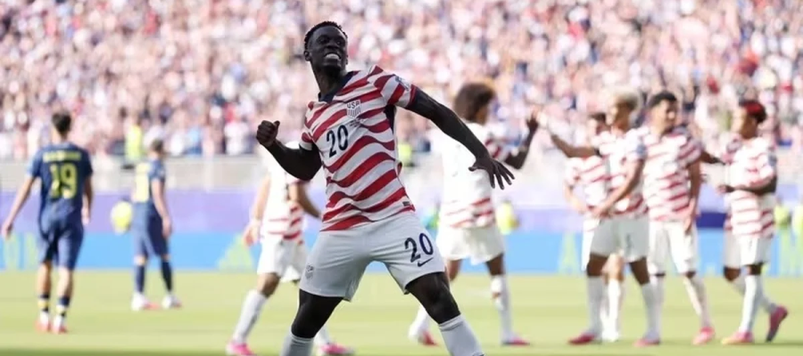Com um a menos, Estados Unidos vencem a Bósnia e garantem vaga nas oitavas da Copa