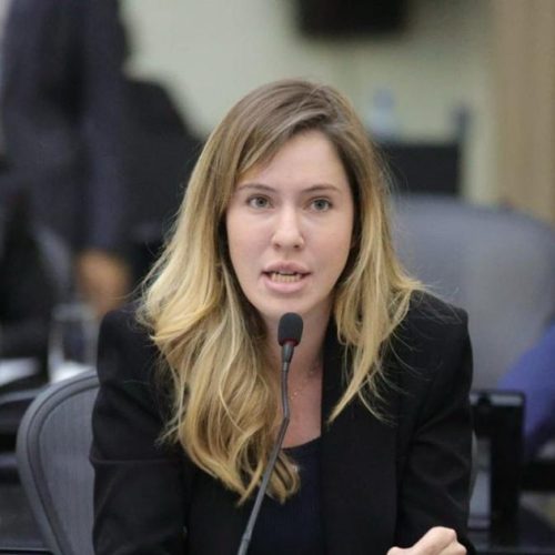 “Superação e amor ao esporte”: projeto de Cibele Moura que concede Comenda Zagallo a jogador Peu é aprovado