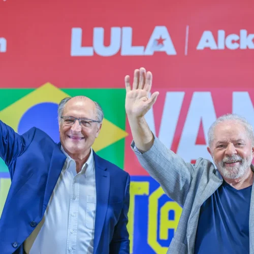 “Ninguém quer conversar com o Alckmin”, diz Lula sobre silêncio dos EUA