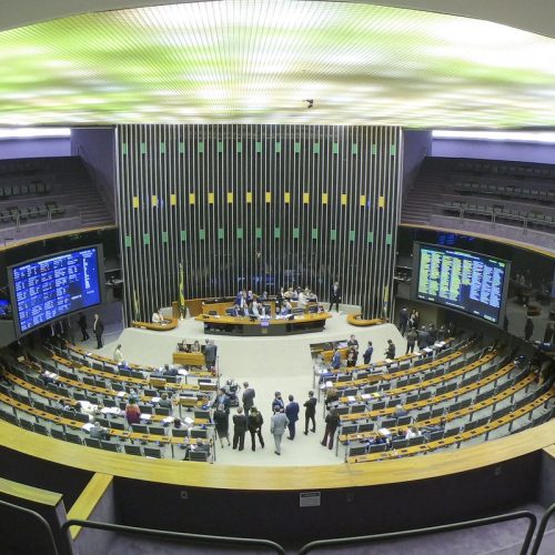 Senado aprova regras para proteção de crianças e adolescentes na internet
