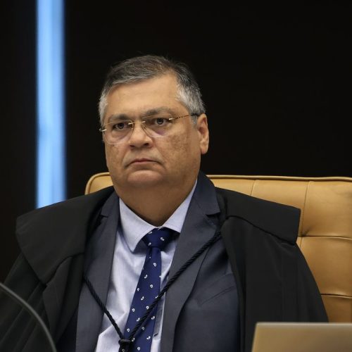 Dino reage aos EUA e diz que não é competência de embaixada “monitorar” STF