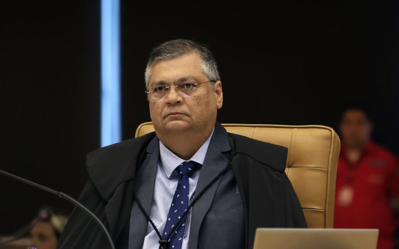 Dino reage aos EUA e diz que não é competência de embaixada “monitorar” STF