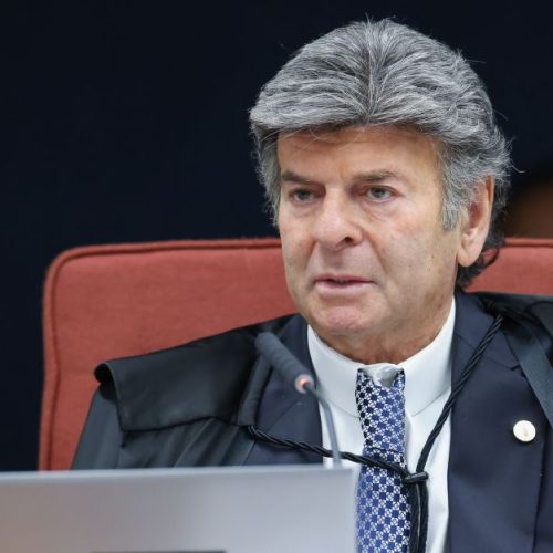 Fux mantém número atual de deputados até 2026 e adia redivisão para 2030